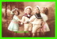 ENFANTS - GROUPE D'ENFANTS DANS LEUR BEAU COSTUMES - RING O ROSES  - PHOTOGRAPHIX UNLIMITED 1992 - - Groupes D'enfants & Familles