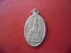 Ancien Pendentif Religieux :  Basilique Et Règne De FATIMA (PORTUGAL) Apparition De 1917 - 28 Mm X 16 Mm - Religión & Esoterismo