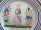 PB QUIMPER ANCIENNE ASSIETTE EN FAIENCE DECOR BRETON 19EME SIECLE - Sonstige & Ohne Zuordnung