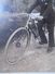 D152297  Old Photo  - Bicycle Vélo Fahrrad - Bike Biker - Bike With Plate Number Ca 1928 - Ciclismo