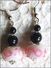 Boucles D'oreilles Roses Blanc Perles En Verre Artisanal Lampwork Et Perles De Verre Noir Hauteur Totale: Environ 44mm - Boucles D'oreilles