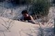 Photo Couleur FKK - Nudisme - Naturisme - Nu - Femme Nue En Mode Lecture Dans Les Dunes En 1961 - Autres & Non Classés