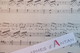 Partition Musicale Manuscrite / Autographe - Près D'un Berceau - 5 Couplets - Initiales PR - à Identifier - Musique - Autres & Non Classés
