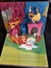 Livre 1956 LA BELLE ET LE CLOCHARD De WALT DISNEY En RELIEF (  Mickey Donald Pluto Fée ) Chien Chienne - Disney