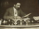 Corse Ajaccio Photo De 1924 Portrait D'un Homme à Son Bureau Probablement Magicien Illusionniste Prestidigitation - Mestieri