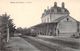 C P A Bellac La Gare Les Quais Le Train Les Voyageurs Carte Animée 87 Haute Vienne - Bellac