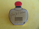 NO Pins Pin's Broche Parfum Que Je T'Aime De JOHNNY HALLYDAY Signé Formula Paris Variété Epoxy - Perfume