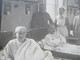 AK Echtfoto 1913 Krankenhaus / Krankenschwestern. Militär / Lazarett. Männer Im Krankenbett - Santé