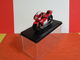 MOTO 1/24 > Yamaha YZR500 Max Biaggi 2001 (sous Vitrine) - Moto