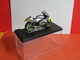 MOTO 1/24 > Yamaha YZR 250 Olivier Jacque 2000 (sous Vitrine) - Motorfietsen