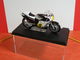 MOTO 1/24 > Suzuki RGB 500 Marco Lucchinelli 1981 (sous Vitrine) - Motos