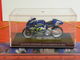 MOTO 1/24 > Suzuki RGV 500 Kenny Roberts JR  2000 (sous Vitrine) - Motorfietsen