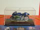 MOTO 1/24 > Suzuki RGV 500 Kenny Roberts JR. 2000 (sous Vitrine) - Motos