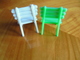 Ancien - Petit Lot De 2 Chaises En Plastique Pour Maison De Poupées - Toy Memorabilia