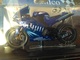 Vends Très Belle Réduction De Moto YAMAHA  1/22 °ème  YZ2R M1 - Moto