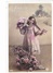 AMITIES, Jeune Fille En Robe Longue Et Gerbes De Fleurs, Hameau, Ed. PC 1910 - Scènes & Paysages