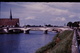 Photo Diapo Diapositive Slide Sens En 1958 Belle Péniche Sous Le Pont Station Essence BP VOIR ZOOM - Diapositives (slides)