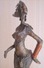 Femme Massaï - SEA DIALLO ,  Peintre Et Sculpteur - Bronze Et Fil De Cuivre - Oeuvre Unique - Bronzi