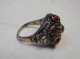 MW. 144. Ancienne Bague En Argent Surmontée De 7 Pierres Oranges - Bagues