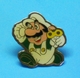 1 PIN'S //   ** LUIGI ** FRÈRE DE MARIO BROS ** NINTENDO ** - Jeux