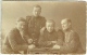 Foto/Carte Photo. Militaria. Groupe De Soldats à L'Apéritif - Guerra, Militari