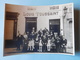 Photo De Groupe Devant Façade Commerce Lunettes Louis Toussaint Vers 1920 / Belgique - Personnes Anonymes
