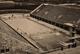 Grande Photo Originale Vue Aérienne De La Piscine Olympique De Berlin Vers 1930/40 - Usines Et Cheminées En Arrière Plan - Places