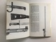 Delcampe - A 72 X - The Collectors Pictoral Book Of Bayonets - Blankwaffen