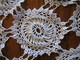 190 - 2 Napperons Au Crochet Avec Franges - Tischdecken/Servietten