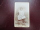 CDV PETITE FILLE SUR ROCHERS  PHOTOGRAPHE E.BOUVARD SAINT MIHIEL - Visiting Cards