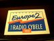 Autocollant  Publicite Ancien Radio Nostalgie Europe 2 Radio Sur  Cybelle - Autocollants