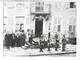 21 - Photographie D' Une Prise D' Armes à CORCIEUX ( Vosges ) Ayant Lieu Devant La Maison Du Notaire - Lugares