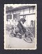 Photo Originale Vintage Snapshot  Couple Hommes Sur Un Tandem à Istres En 1942 Velo Bicyclette - Ciclismo