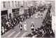 Lot De 2 Anciennes Photos Années 60 Défilé Reine De Concarneau à Douarnenez - Personnes Anonymes