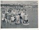 REAL PHOTO Ancienne Swimsuit Women Men And Kids Boys Girls Beach Scene Femmes Hommes  Enfants Sur Plage Photo ORIGINAL - Altri & Non Classificati