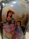 Antiguo Jarrón De Porcelana Con Una Pareja Galante. Pintado A Mano. - Otros & Sin Clasificación