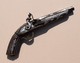 Reproduction De Pistolet à Silex Style Oriental Ou Mexicain Décor De Nacre Et Fil D'alu - Armi Da Collezione