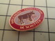 Pin1215c Pin's Pins / Beau Et Rare / VACHE BOEUF BOUCHERIE DE SCHUTTER Island ? COCHON - Animaux