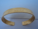 YVES ROCHER :BRACELET DORE ,SIGLE,IMPECCABLE  LIRE ET VOIR !! - Miniatures Femmes (sans Boite)