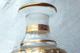 Delcampe - Napoléon III - Flacon à Parfum Verre Soufflé à Frises D'or TBE - Glass & Crystal