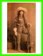 FEMMES - ARIZONA FEMALE SCOUT, 1896 - A. FRANK RANDALL COLLECTION -  DIMENSION 12 X16 Cm - - Femmes