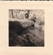 MINI PHOTO---03---BEZENET---1957--dans Le Jardin Du Clos Au Bord Du Bassin--voir 2 Scans - Other & Unclassified