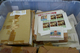 Delcampe - 23149 Jemen - Königreich: 1960s, And Ajman, Mahra Etc. Phenomenal Lot Consisting Of 245 Boxes Containing I - Jemen