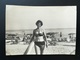 Delcampe - VOYAGE D UN COUPLE EN FRANCE -  ITALIE VARIGOTTI EN 1964 MER PLAGE JEUX MONTAGNES LOT 25 PHOTOS ORIGINALES NOIR -  BLANC - Places