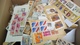 F0886 CARTON FRANCE + DE 2 KG TIMBRES SUR PAPIER TOUTES ÉPOQUES A TRIER COTE ++ DÉPART DÉPART 10€ - Vrac (min 1000 Timbres)