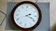 Delcampe - VEDETTE - HORLOGE DE CUISINE MURALE - DECO BAKELITE (3cm) - CADRAN 30cm -  QUARTZ - VINTAGE - Clocks