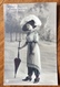 MODA  SIGNORA CON GRANDE CAPPELLO E OMBRELLINO  "LA MODE NOUVELLE JUPE-CULOTTE  CARTOLINA  FOTO D'EPOCA BIANCO E NERO - Fotografie