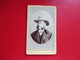 CDV PORTRAIT HOMME MOUSTACHE FAVORIS CHAPEAU PHOTOGRAPHE ORDINAIRE DINARD - Visiting Cards