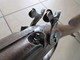 TRES LOURD ET TRES BEAU FUSIL A PISTON CAL 12 CANON DAMAS CHOCOLAT - Decorative Weapons