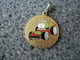 1 Morceau PORTE CLEFS (manque L'attache) Ou Pendentif Auto Automobile SNOOPY Pilote @ Chien Du Comic Strip Peanuts - Key-rings